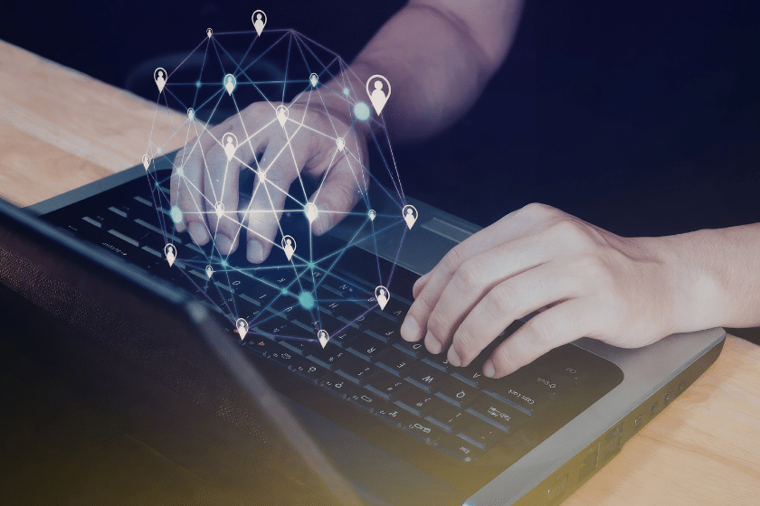 Laptop con rete digitale di connessioni tra utenti e dati.